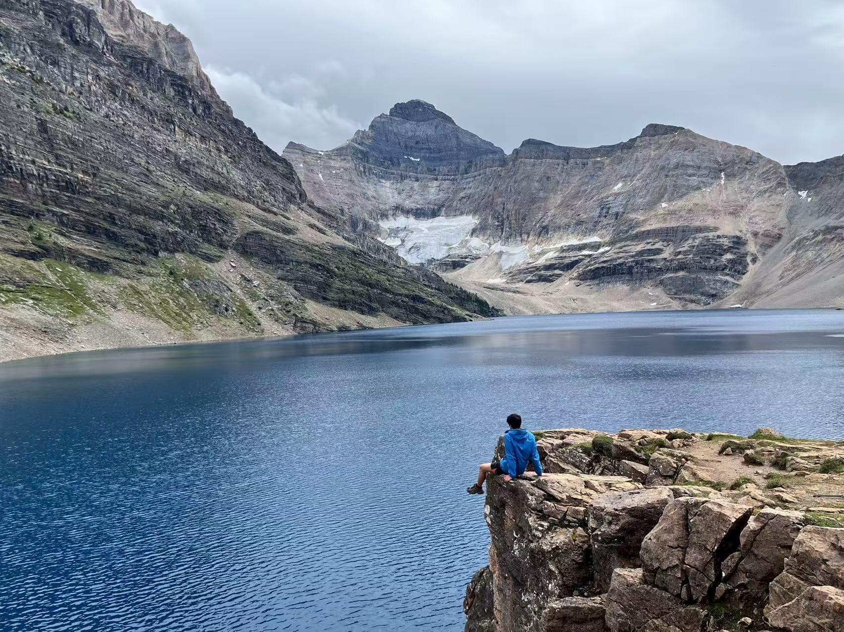 Sitting on a pretty tall cliff over Lake McArthur.